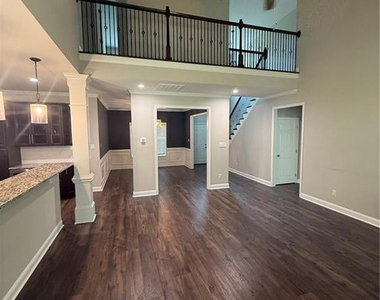 3624 Camberly Drive - Photo Thumbnail 4