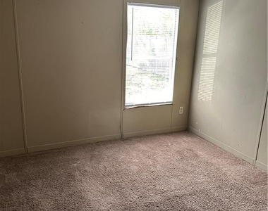 6330 Crestwood Avenue - Photo Thumbnail 6