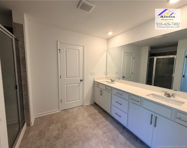 156 Hanover Drive - Photo Thumbnail 15