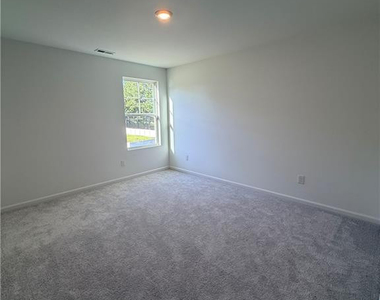 156 Hanover Drive - Photo Thumbnail 19