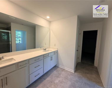 156 Hanover Drive - Photo Thumbnail 13