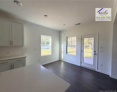 156 Hanover Drive - Photo Thumbnail 6
