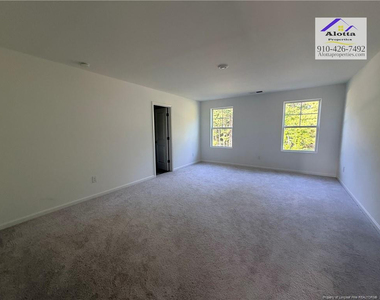 156 Hanover Drive - Photo Thumbnail 12