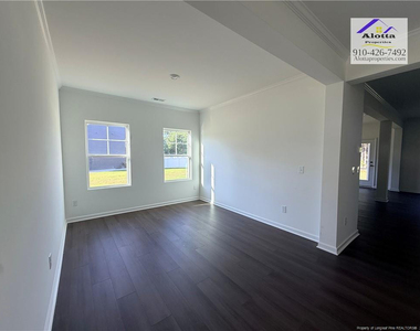 156 Hanover Drive - Photo Thumbnail 3