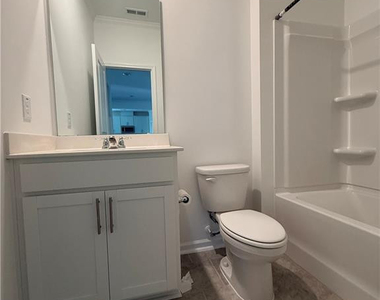 156 Hanover Drive - Photo Thumbnail 11