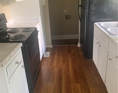 650 Stoneykirk Drive - Photo Thumbnail 11