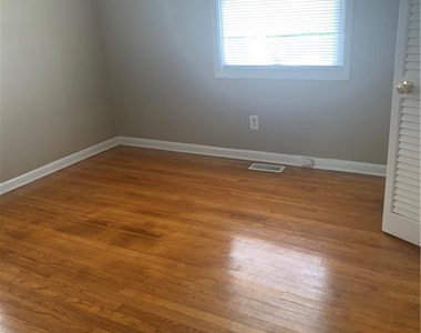 650 Stoneykirk Drive - Photo Thumbnail 13
