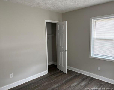 3243 Chandler Street - Photo Thumbnail 4