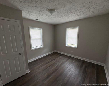 3243 Chandler Street - Photo Thumbnail 7