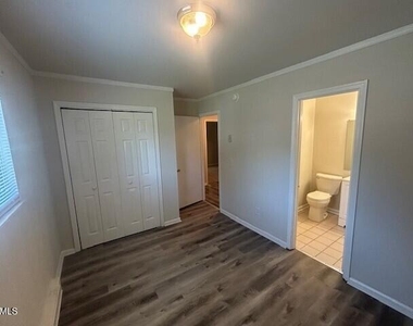 1213 Seabrook Road - Photo Thumbnail 10