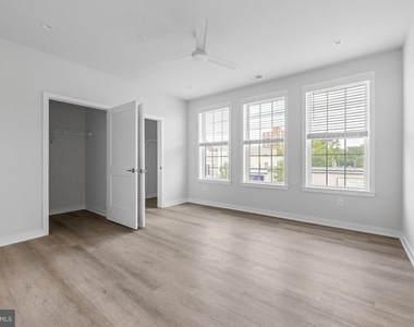 26 S York Road - Photo Thumbnail 9