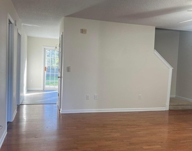 615 Edenberry Drive - Photo Thumbnail 2