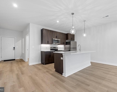 26 S York Road - Photo Thumbnail 6