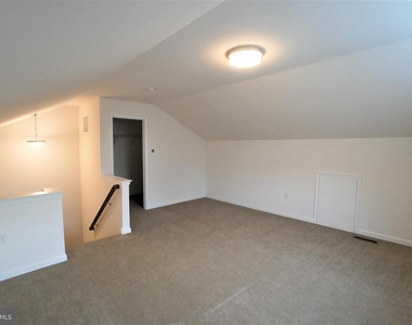 1013 Chapman Circle - Photo Thumbnail 22