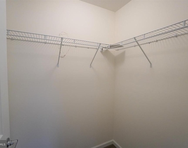 1013 Chapman Circle - Photo Thumbnail 28