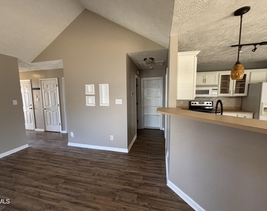 337 Americana Drive - Photo Thumbnail 24