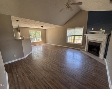 337 Americana Drive - Photo Thumbnail 6