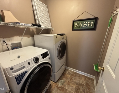 337 Americana Drive - Photo Thumbnail 4
