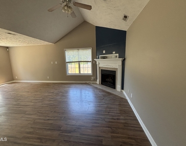 337 Americana Drive - Photo Thumbnail 7