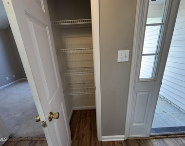 337 Americana Drive - Photo Thumbnail 20