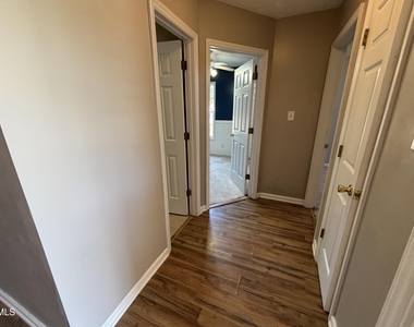 337 Americana Drive - Photo Thumbnail 17