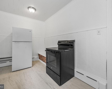 23 E 2nd Street - Photo Thumbnail 6