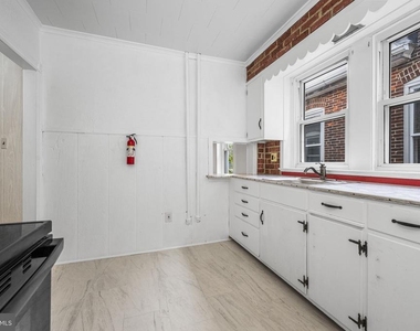 23 E 2nd Street - Photo Thumbnail 5