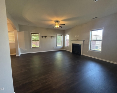 438 Roanoke Drive - Photo Thumbnail 22