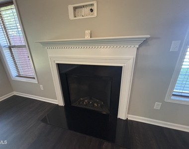 438 Roanoke Drive - Photo Thumbnail 24