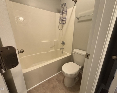 438 Roanoke Drive - Photo Thumbnail 68