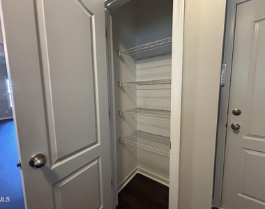 438 Roanoke Drive - Photo Thumbnail 36
