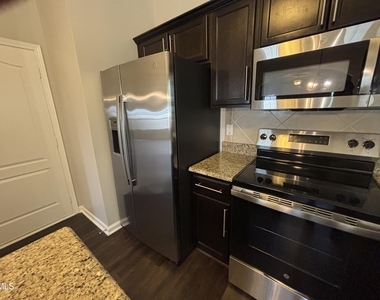 438 Roanoke Drive - Photo Thumbnail 34
