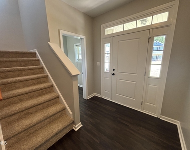 438 Roanoke Drive - Photo Thumbnail 13