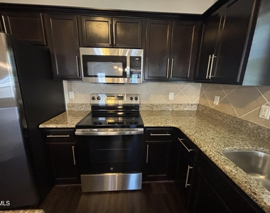 438 Roanoke Drive - Photo Thumbnail 33