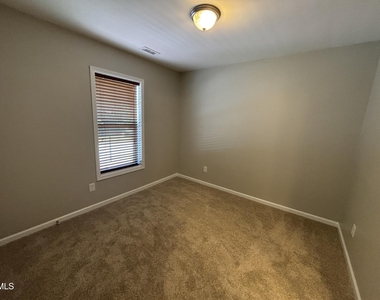 438 Roanoke Drive - Photo Thumbnail 64