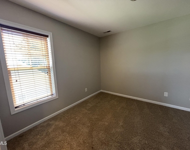 438 Roanoke Drive - Photo Thumbnail 71