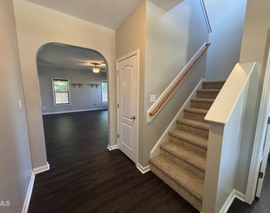 438 Roanoke Drive - Photo Thumbnail 1