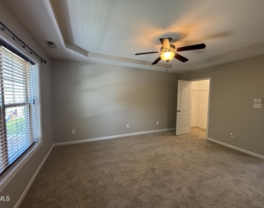 438 Roanoke Drive - Photo Thumbnail 62