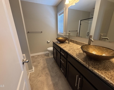 438 Roanoke Drive - Photo Thumbnail 10