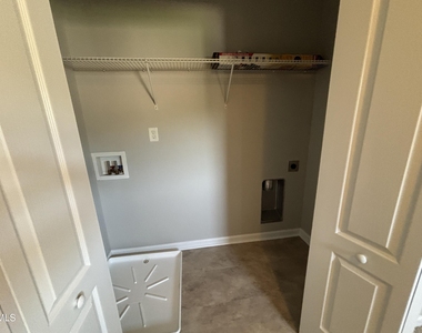 438 Roanoke Drive - Photo Thumbnail 55