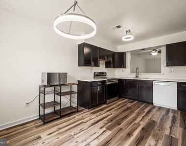 135 Caernarvon Court - Photo Thumbnail 1