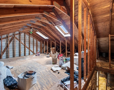 135 Caernarvon Court - Photo Thumbnail 16