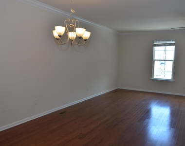 1124 Finch Court - Photo Thumbnail 20