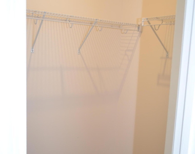 1124 Finch Court - Photo Thumbnail 11
