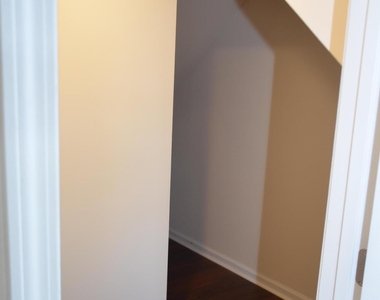 1124 Finch Court - Photo Thumbnail 12