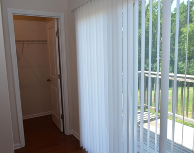 1124 Finch Court - Photo Thumbnail 23