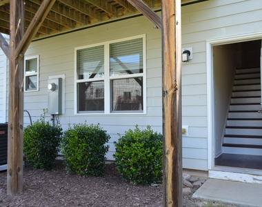 1124 Finch Court - Photo Thumbnail 16