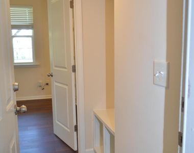 1124 Finch Court - Photo Thumbnail 8
