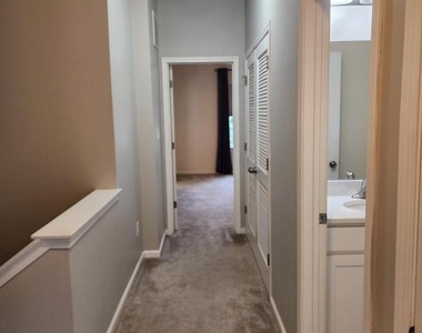2207 Evin Dr - Photo Thumbnail 10