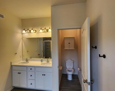 2207 Evin Dr - Photo Thumbnail 30